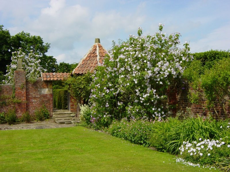 Whalton Manor Gardens